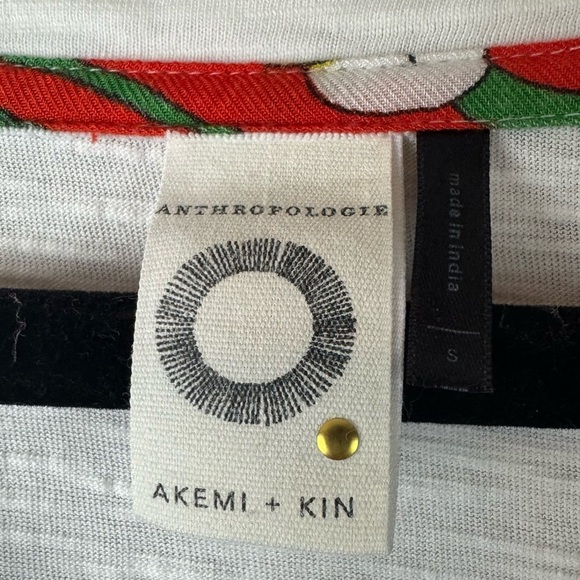 Anthropologie Akemi + Kin Sherburne Printed Tee Shirt Top V Neck Tie Front S Sm - Picture 3 of 10